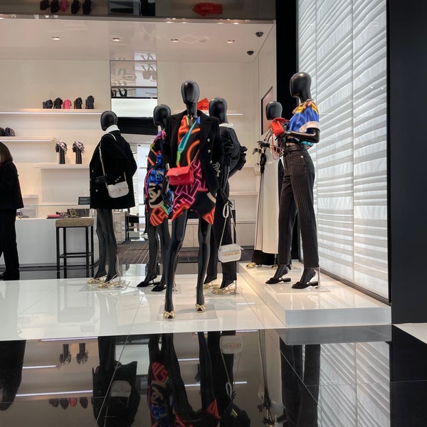 CHANEL - Boutique in 渋谷区