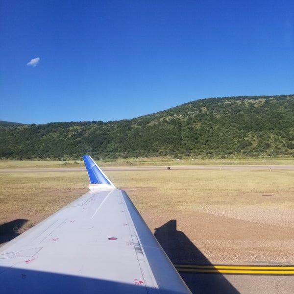 Foto scattata a Aspen/Pitkin County Airport (ASE) da Jeffrey G. il 7/15/2019