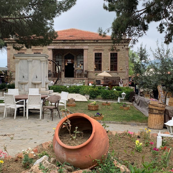 Foto tomada en Artemis Restaurant &amp; Şarap Evi  por Mursel T. el 5/3/2022