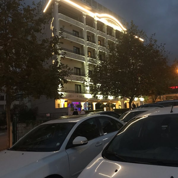รูปภาพถ่ายที่ Black Bird Thermal Hotel&amp;SPA โดย MEhmet Ö. เมื่อ 11/10/2018