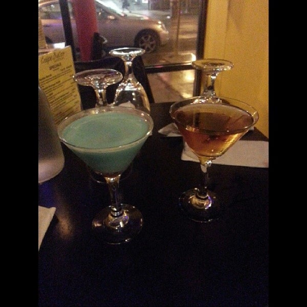 Foto tirada no(a) Crêpe Bistro &amp; Martini Bar por Darryl P. em 3/28/2014