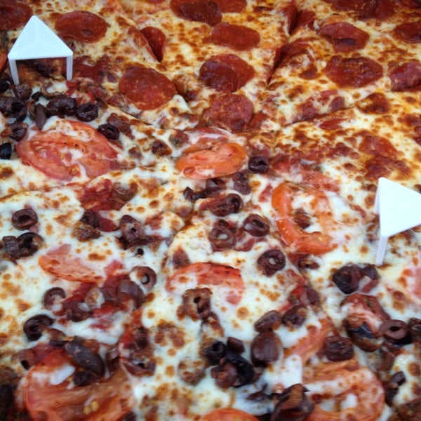 Extreme Pizza Pizzeria in Point Richmond