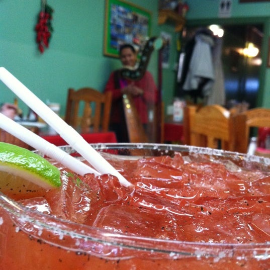 Das Foto wurde bei El Tepehuan Mexican Restaurant von Bryon M. am 12/29/2012 aufgenommen