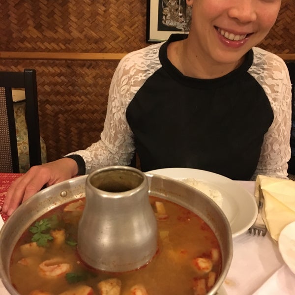6/11/2016 tarihinde Ikki P.ziyaretçi tarafından Bangkok Thai Restaurant'de çekilen fotoğraf