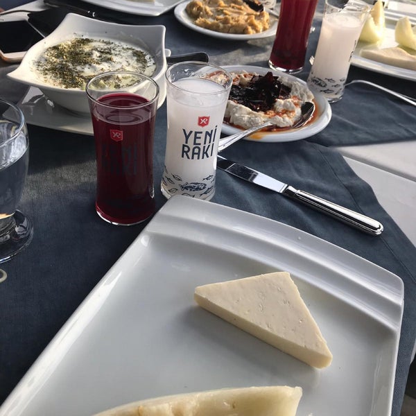 รูปภาพถ่ายที่ Bill&#39;s Food &amp; Drink โดย Güven 🇹🇷💛❤️ เมื่อ 12/24/2018