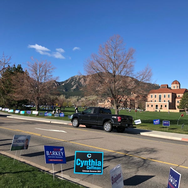Foto tirada no(a) Universidade do Colorado em Boulder por Brien em 4/14/2018