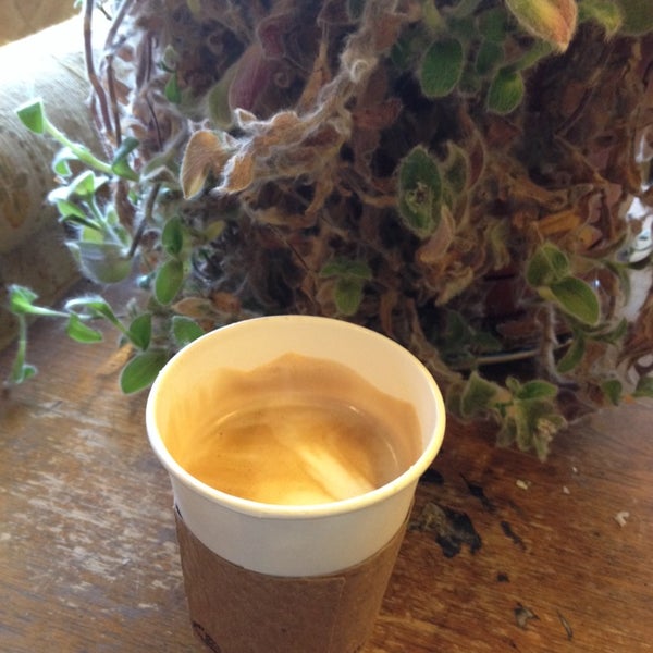 10/24/2013 tarihinde Jori G.ziyaretçi tarafından Sunergos Coffee'de çekilen fotoğraf