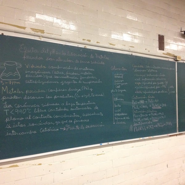 Das Foto wurde bei Facultad de Química von Alejandra Q. am 10/11/2016 aufgenommen
