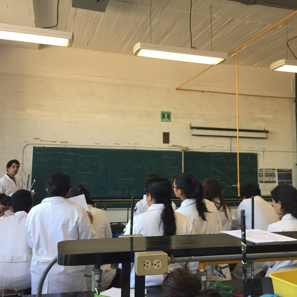 Das Foto wurde bei Facultad de Química von Alejandra Q. am 3/21/2017 aufgenommen