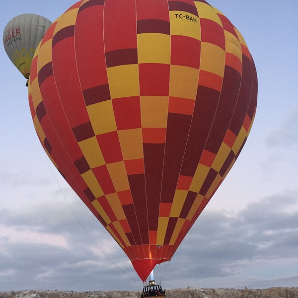 รูปภาพถ่ายที่ Voyager Balloons โดย www.🇹🇷Rasim🇹🇷🇹🇷 เมื่อ 1/15/2016