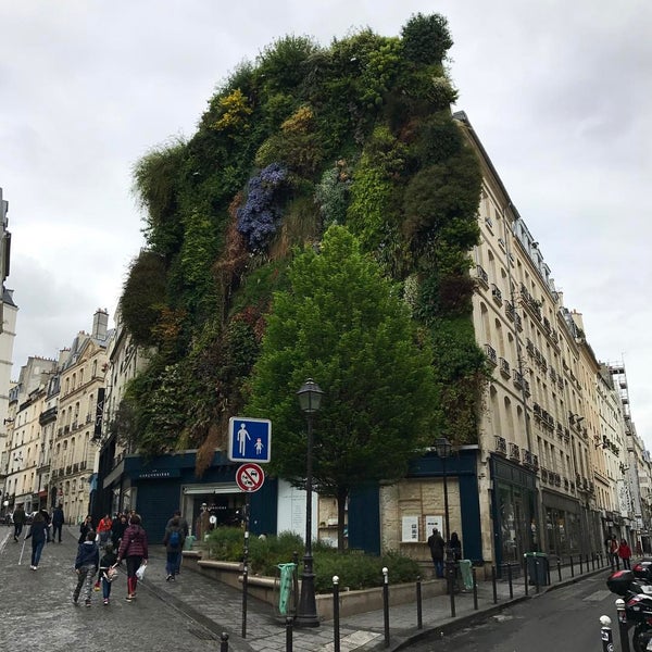 Rue d'Aboukir - Road in Paris