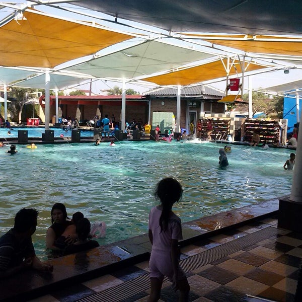 Photos At Paragon Swimming Pool 12 Tips From 554 Visitors