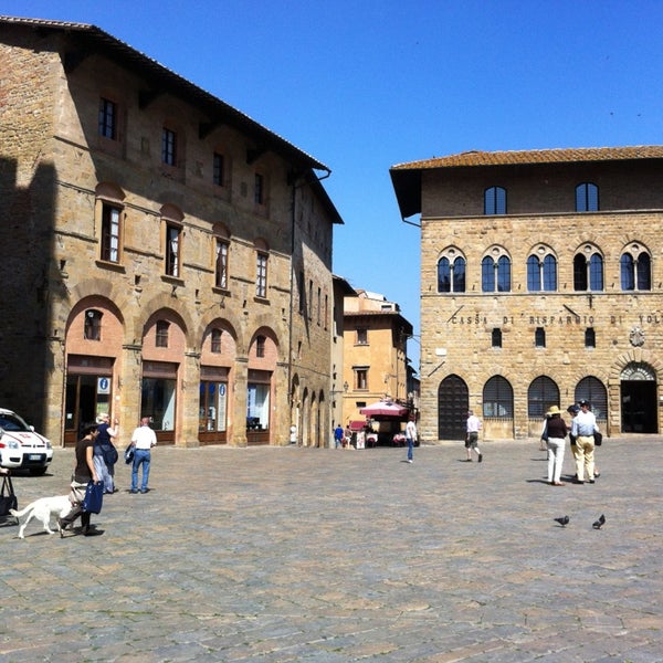 Piazza dei Priori 14 tips