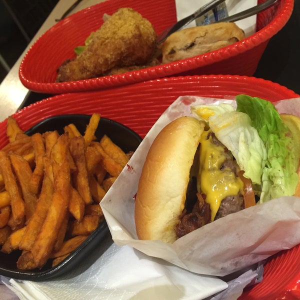 Photo taken at Omakase Burger by Crystal L. on 5/13/2015