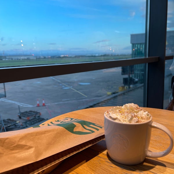Photo taken at George Best Belfast City Airport (BHD) by Justine Angela on 9/23/2022