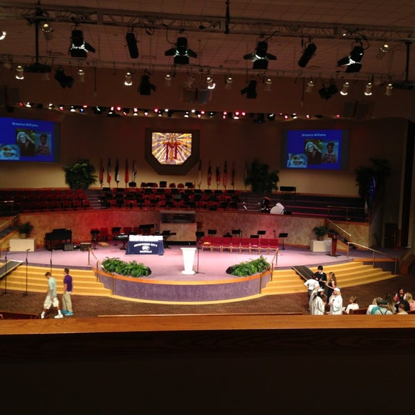 รูปภาพถ่ายที่ Princeton Pike Church of God โดย Hallie M. เมื่อ 6/1/2013