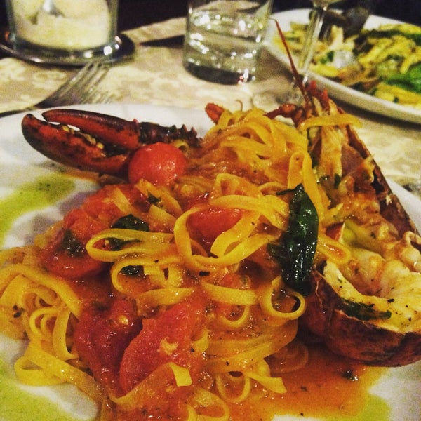 Nice tiny place. Good food and good to calm down. Try Taglioni with lobster