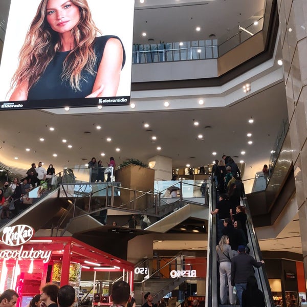 Foto diambil di Shopping Eldorado oleh Leonardo C. pada 9/7/2022