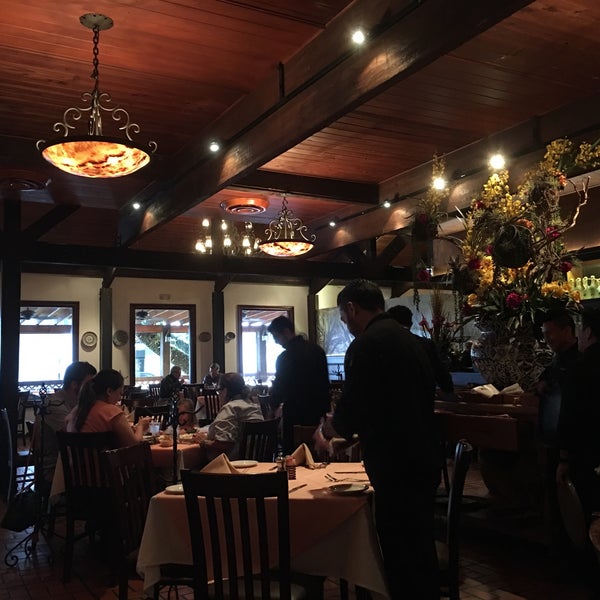 10/13/2016 tarihinde Fernando C.ziyaretçi tarafından Picos Restaurant'de çekilen fotoğraf