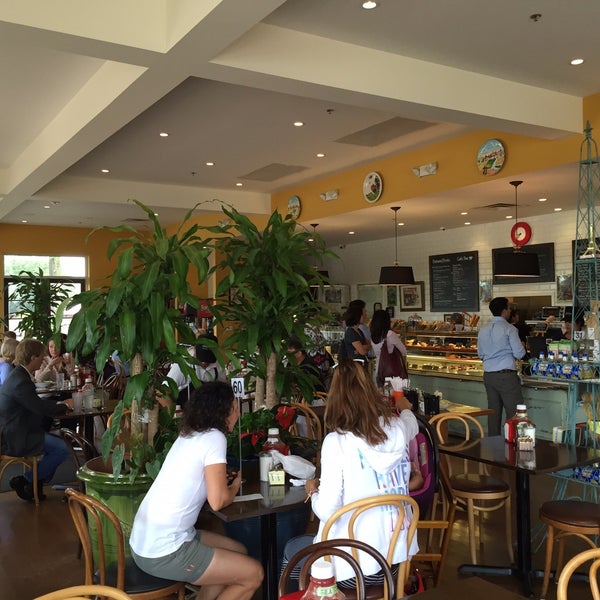 Photo taken at FRENCH RIVIERA Bakery Cafe by Fernando C. on 5/8/2015