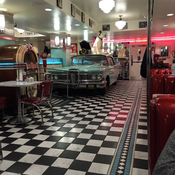 Photo taken at Lori&#39;s Diner by Ronny H. on 5/15/2015