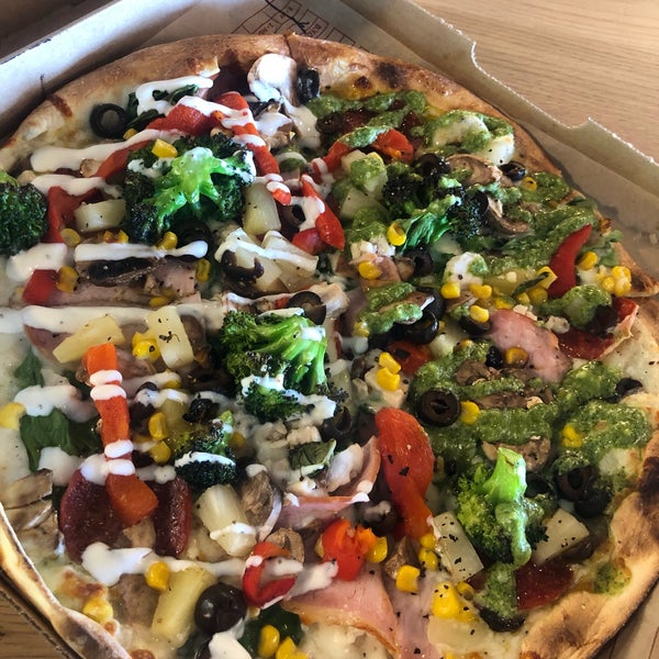 Photo taken at Mod Pizza by Yue L. on 5/5/2019