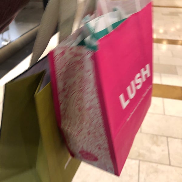 LUSH Bellevue Square 575 Bellevue Sq