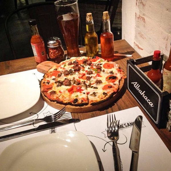 รูปภาพถ่ายที่ La Fabbrica -Pizza Bar- โดย La Fabbrica -Pizza Bar- เมื่อ 1/22/2015