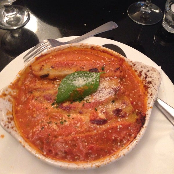 Das Foto wurde bei Toscana Italian Restaurant von Fablian H. am 10/4/2014 aufgenommen