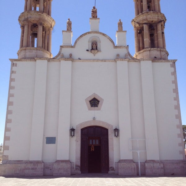 Photo taken at Iglesia Santuario De Guadalupe by Ezthela C. on 5/12/2014