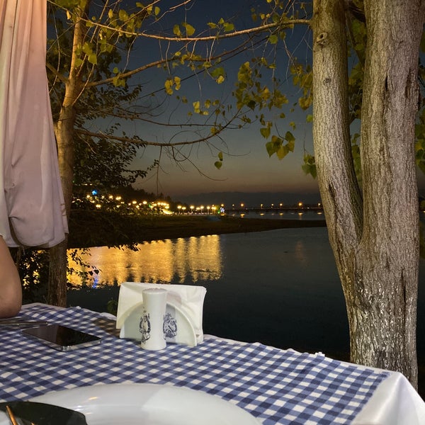รูปภาพถ่ายที่ Everestpark Restaurant โดย Önder Ş. เมื่อ 7/11/2021