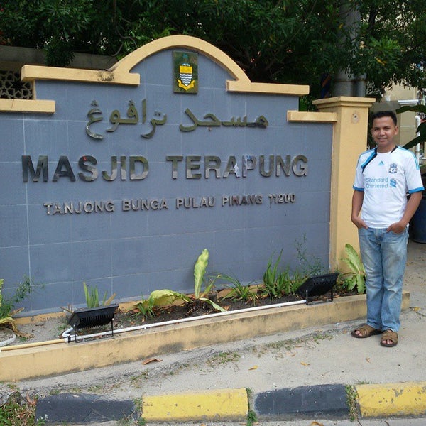 Ikan Bakar Masjid Terapung Tanjung Bungah - Seafood Restaurant in