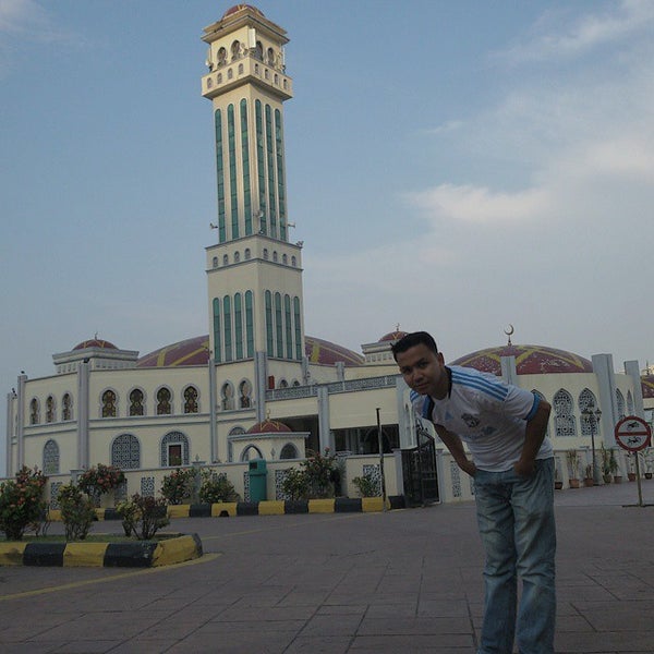 Ikan Bakar Masjid Terapung Tanjung Bungah - Seafood Restaurant in
