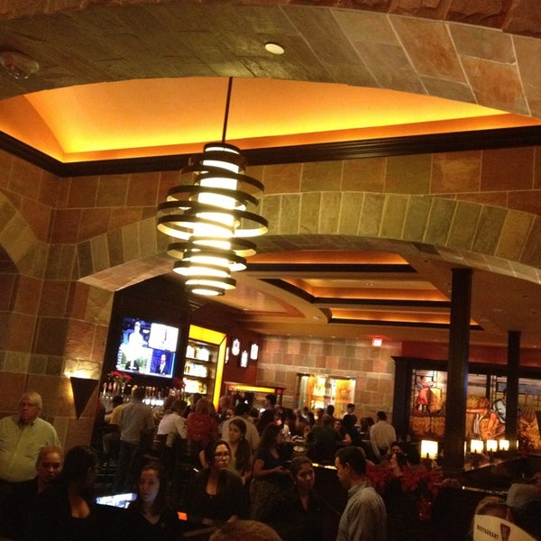 Photo taken at BJ&#39;s Restaurant &amp; Brewhouse by Manny R. on 12/21/2012
