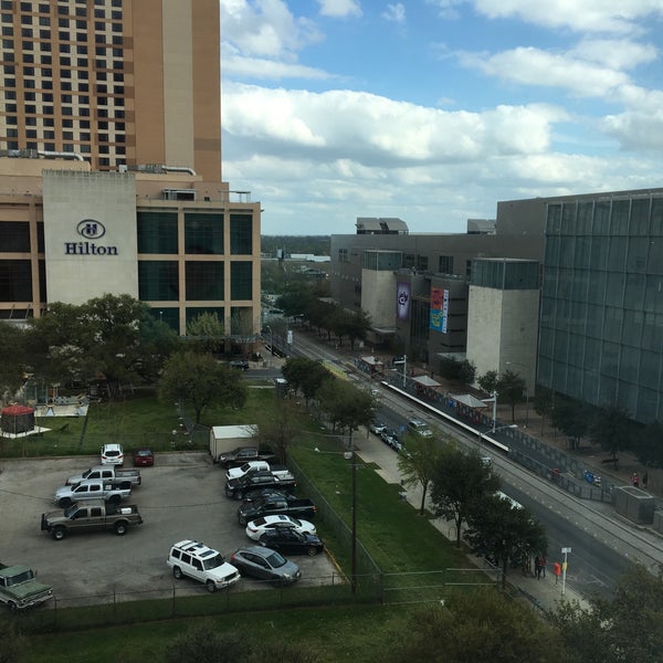 3/6/2016에 Kumi K.님이 Courtyard by Marriott Austin Downtown/Convention Center에서 찍은 사진
