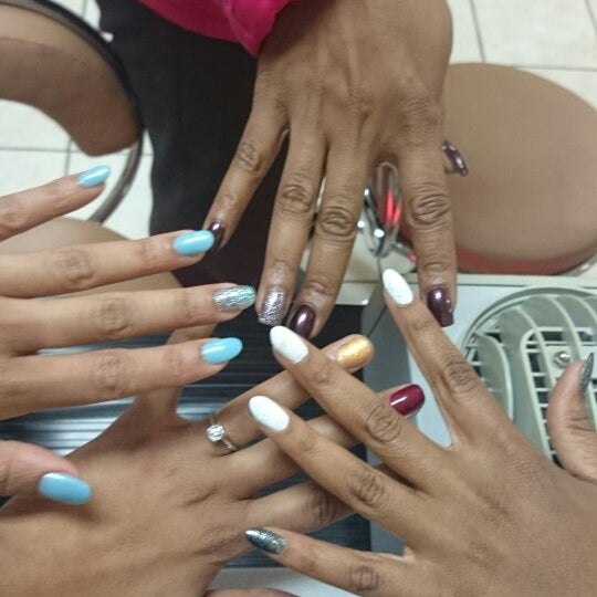 We tried a celebrity-style manicure at the posh new Bristol salon - and  they nailed it