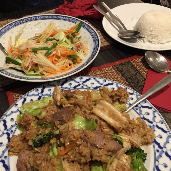 4/29/2017에 Laurens K.님이 Jasmine Thai Cuisine에서 찍은 사진