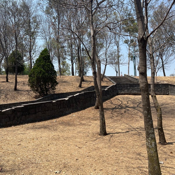 Foto tirada no(a) 2da Sección Bosque de Chapultepec por Maricruz G. em 3/26/2023