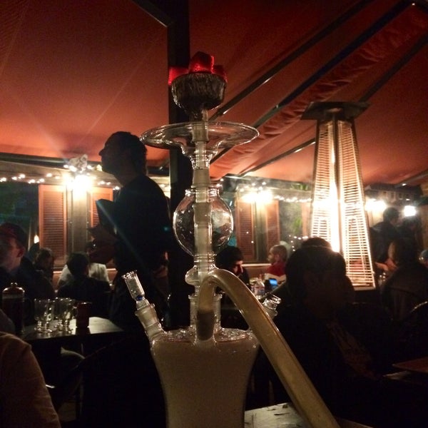 Foto tirada no(a) Liwan Restaurant &amp; Hookah Lounge por Ahmed-➰ em 12/29/2014