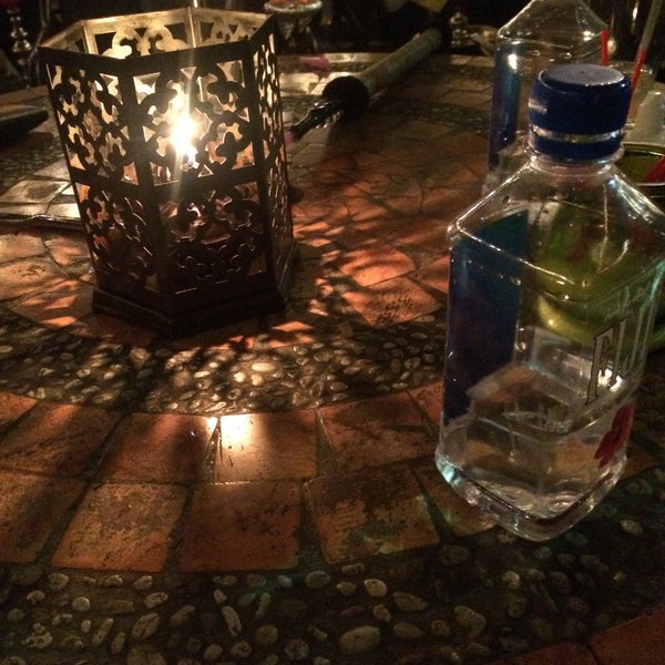 Das Foto wurde bei Liwan Restaurant &amp; Hookah Lounge von Ahmed-➰ am 6/20/2015 aufgenommen