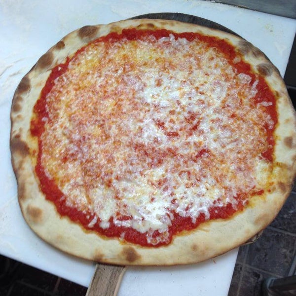รูปภาพถ่ายที่ Rosa&#39;s Fresh Pizza โดย Rosa&#39;s Fresh Pizza เมื่อ 9/11/2014