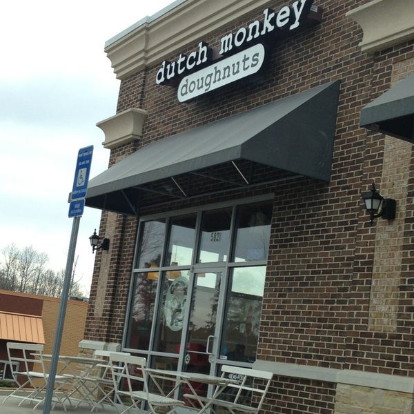 3/1/2013にVan B.がDutch Monkey Doughnutsで撮った写真