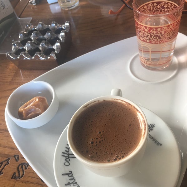 Photo taken at Robert&#39;s Coffee by Müzeyyen D. on 3/7/2017