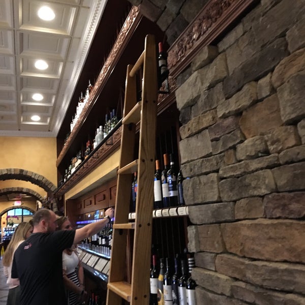 5/21/2018 tarihinde Brian A.ziyaretçi tarafından The Wine Room on Park Avenue'de çekilen fotoğraf