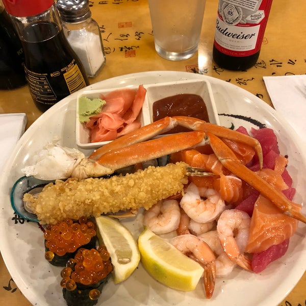 Photo taken at Ginza Japanese Buffet by Raphael S. on 2/22/2018