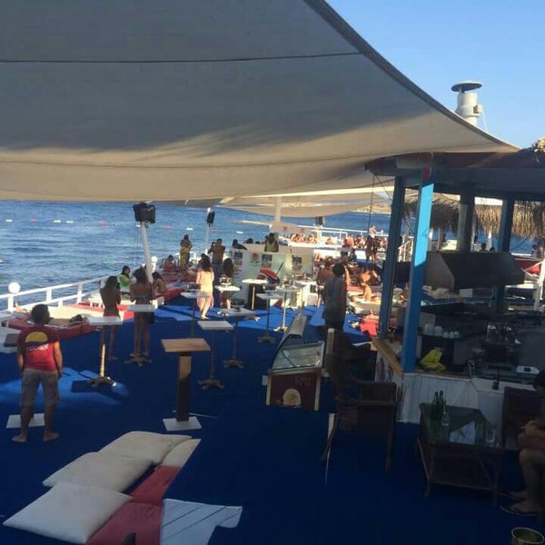 Baia Bodrum пляж понтон