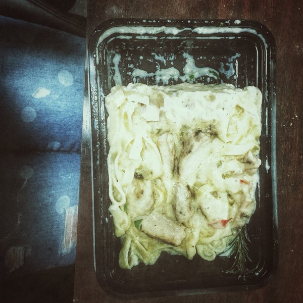 To go Chicken Alfredo ( 2 versions - order correctly ) #dicedgreenandredpeppers