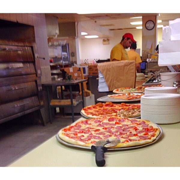3/19/2015 tarihinde Rachel R.ziyaretçi tarafından Gigio&#39;s Pizzeria of Evanston'de çekilen fotoğraf