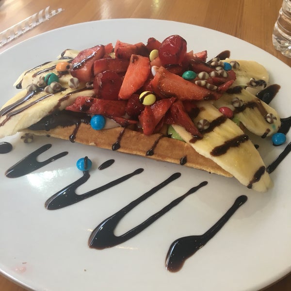 Photo taken at Wafos Handmade Belgium Waffle by Sultan . on 3/25/2017