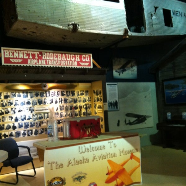 Das Foto wurde bei Alaska Aviation Museum von John B. am 3/9/2013 aufgenommen